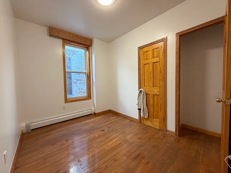 2857 W 20th St #2 — Photo 4