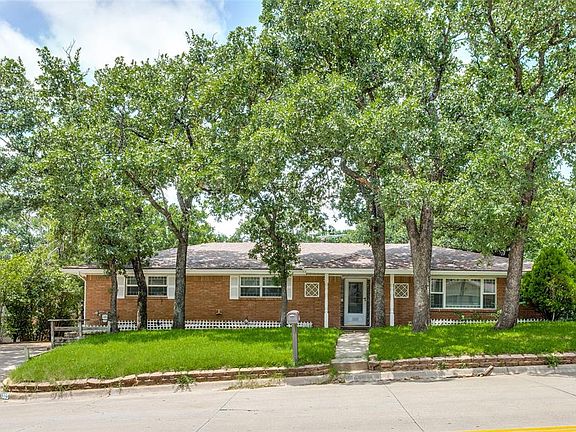 2nd image of 1005 Wade Dr