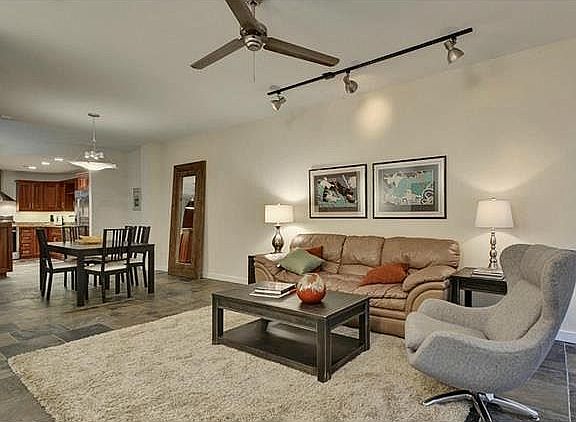3rd image of 1812 West Ave Suite 105