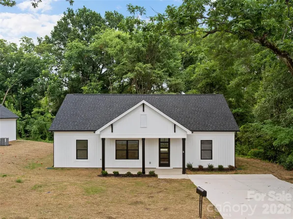 315 W Chestnut St, Stanley, NC 28164