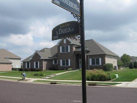 1st image of 10404 N Dahlia Ct