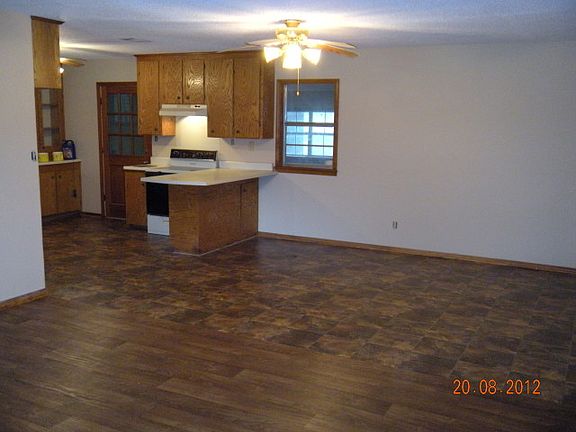 3rd image of 220 Katherine Dr