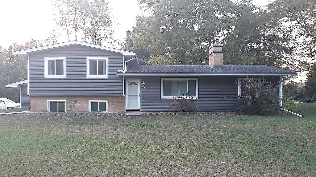 286 Thelma Dr photo 1