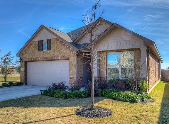 Welcome to 2705 Rough Berry in Falcon Pointe!