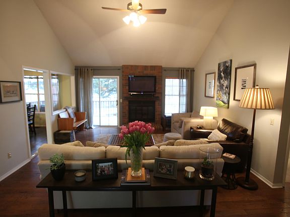 4th image of 2518 N Hampton Ct