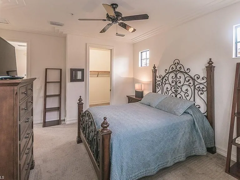 9102 Chula Vista St #11302 — Photo 17