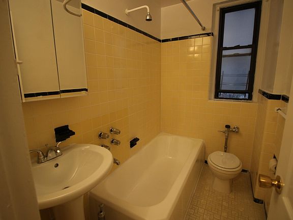4th image of 2707 Creston Ave APT 3A