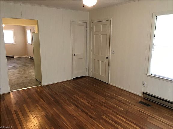 4th image of 110 Clark St S