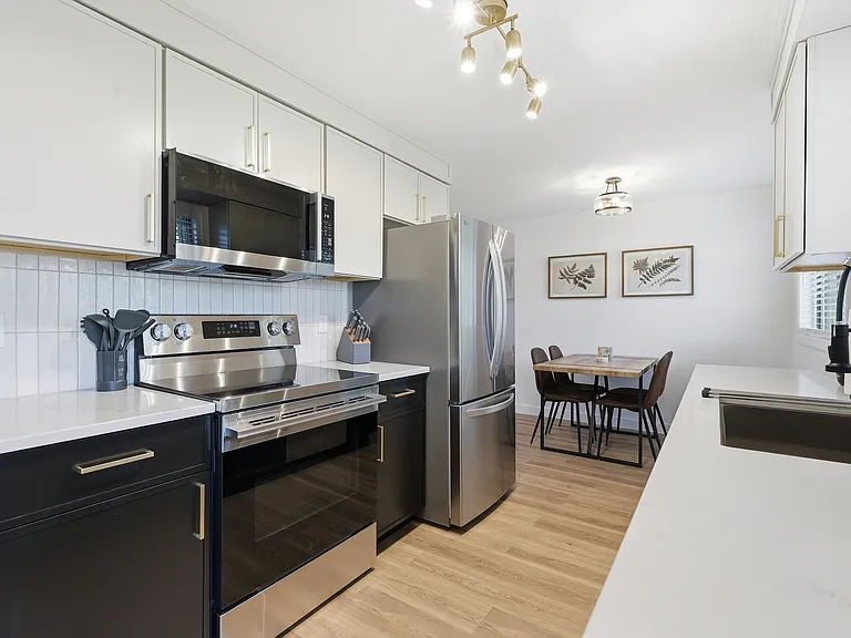 807 E Timber Ln — Photo 8