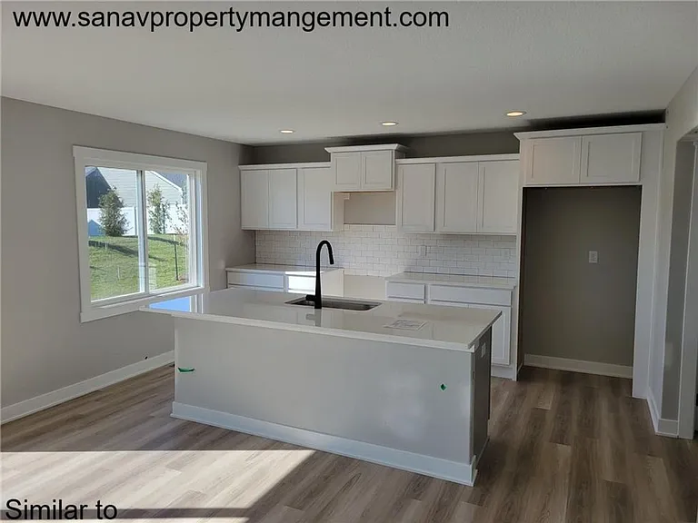332 Marie Ave — Photo 2