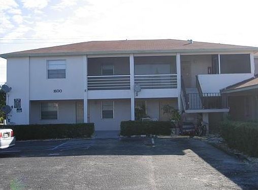 1st image of 1600 S N Street #108