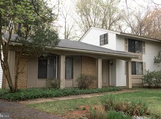 112 Biscayne Ct, Sterling, VA 20164