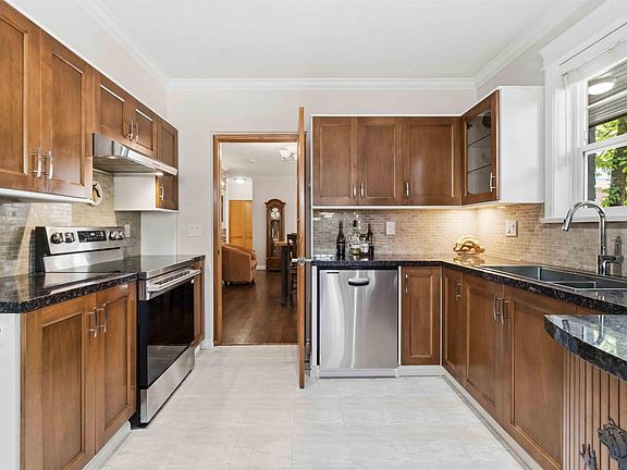3rd image of 3085 Primrose Ln #G01