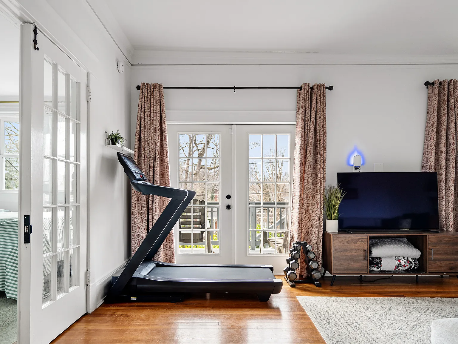 2 bed, 1.5 bath, 2000 sqft, $3,000 — Photo 4