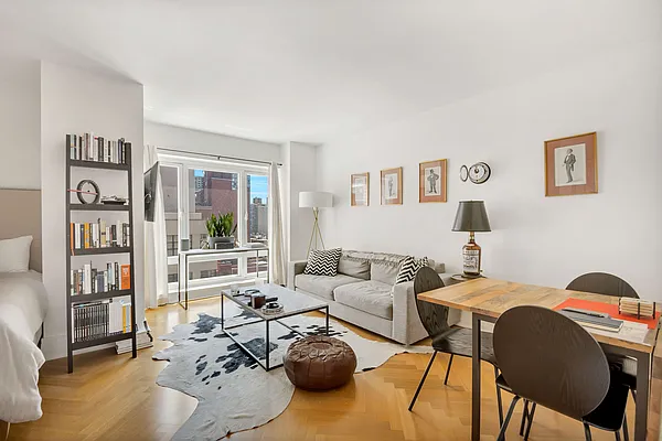 Rented by Compass | media 9