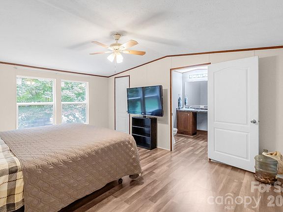 4th image of 125 & 139 Farthing Dr