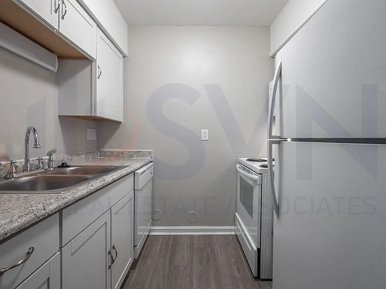 1806 Chapel Hill Rd — Photo 2