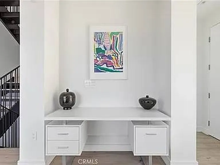 2432 Penmar Ave #201 — Photo 6