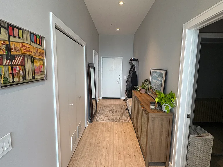 860 W Blackhawk St #601 — Photo 7