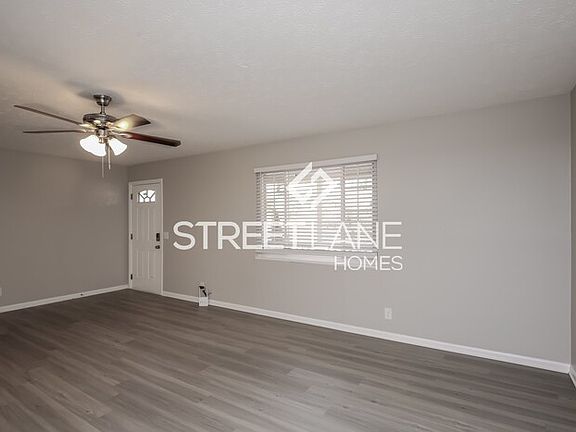 3rd image of 1497 Greenwood Dr