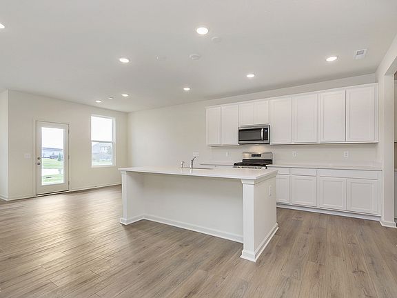 5th image of 6803 Karleigh Dr