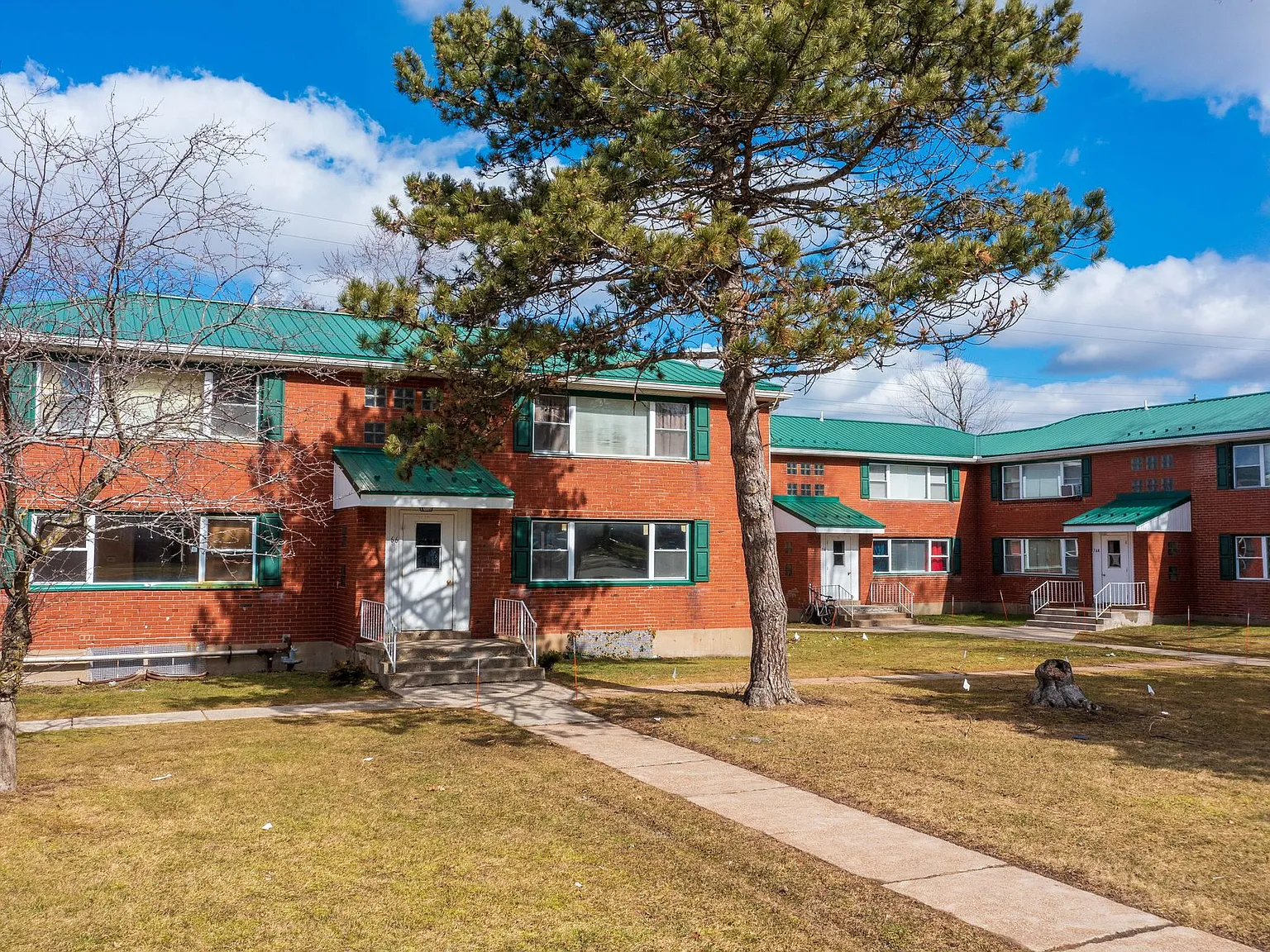 Newell Heights Apartments — Photo 2