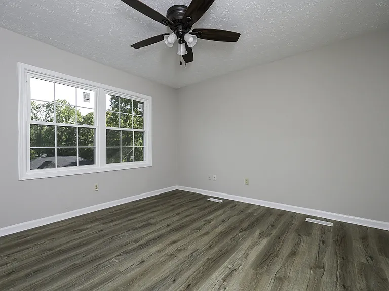 5 Cooperfield Ave — Photo 23