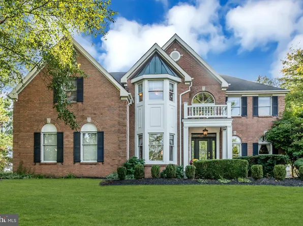 8 Endicott Ln, Princeton Junction, NJ 08550