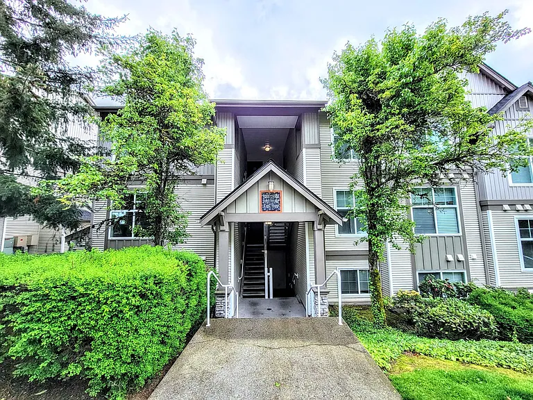 23420 SE Black Nugget Rd #F201 — Photo 1
