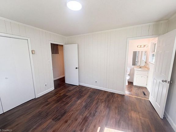 4th image of 231 Oakgrove Rd