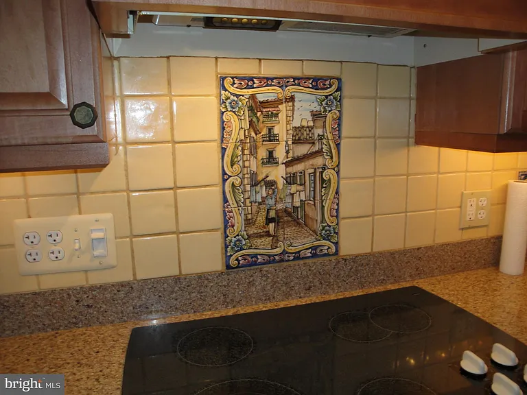 8370 Greensboro Dr #1019 — Photo 13