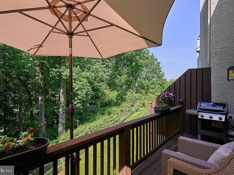 2nd image of 138 Whispering Oaks Dr