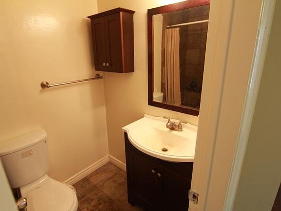 4th image of 1114 N Clark St APT 2