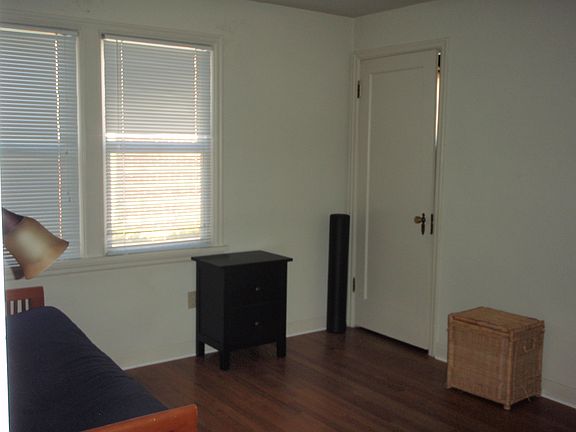 5th image of 838 NE 98th St