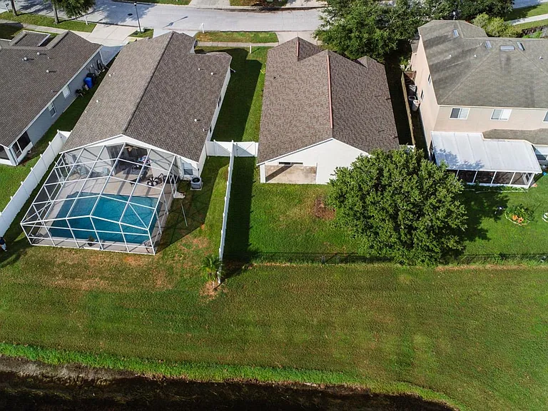 10815 Lakeside Vista Dr — Photo 32