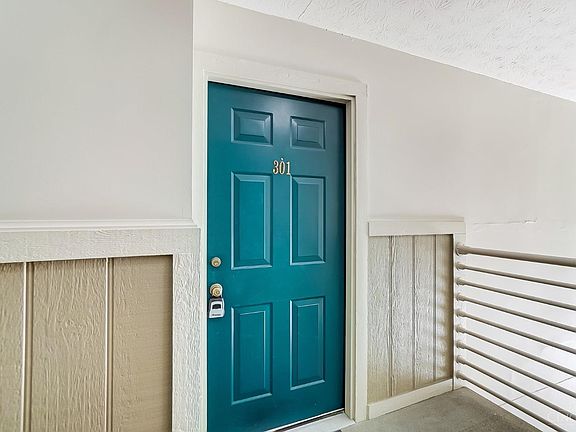 5th image of 9880 Regatta Dr Unit 301