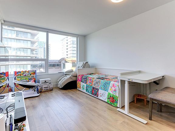5th image of 5508 Hollybridge Way #412
