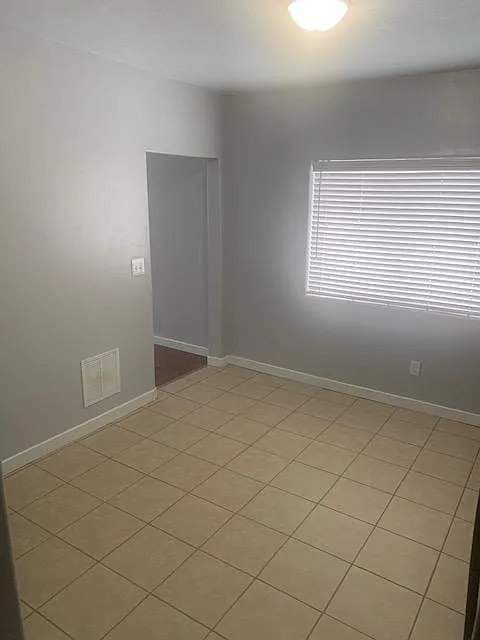 2 bed, 1000 sqft, $1,395 — Photo 4