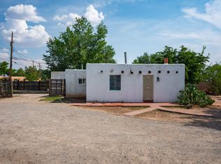 1716 Slate Ave NW, Albuquerque, NM 87104