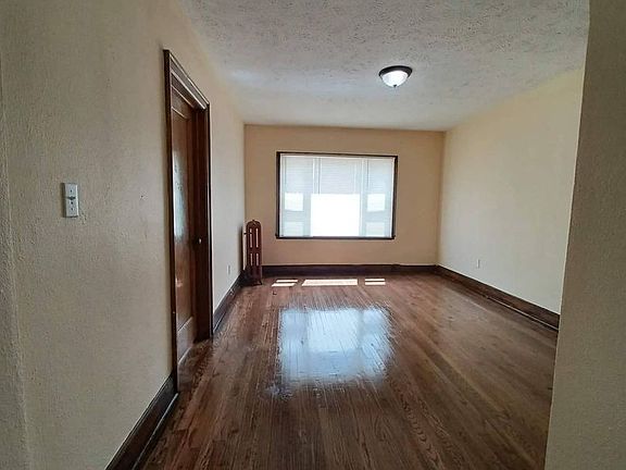 2nd image of 1530-1534 S Broadway St #1532-4