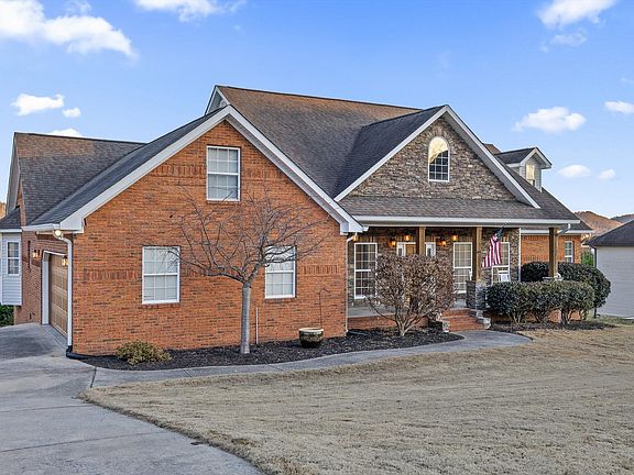2nd image of 140 Thorncrest Dr