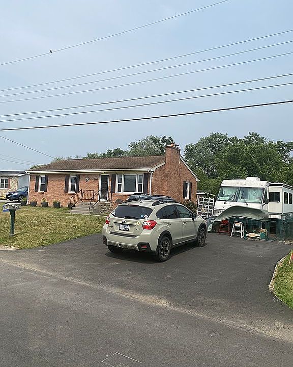 1st image of 202 Massie Dr