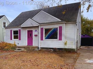 25246 Hayes Rd, Roseville, MI 48066