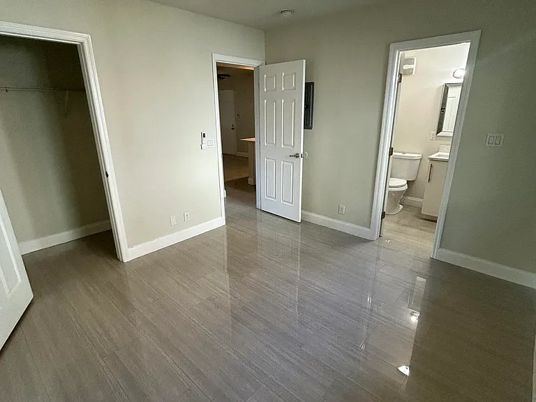 916 NE 15th Ave #3 — Photo 14