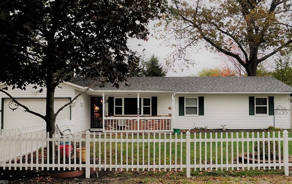 Welcome Home to 6255 Seneca Trail in Mentor....a Wonderfully Updated Ranch with great curb appeal.