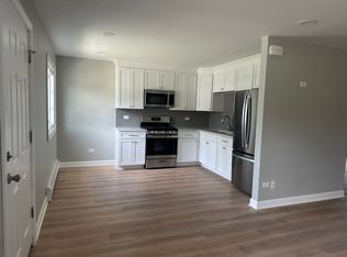 11220 1st St APT 3, Mokena, IL 60448