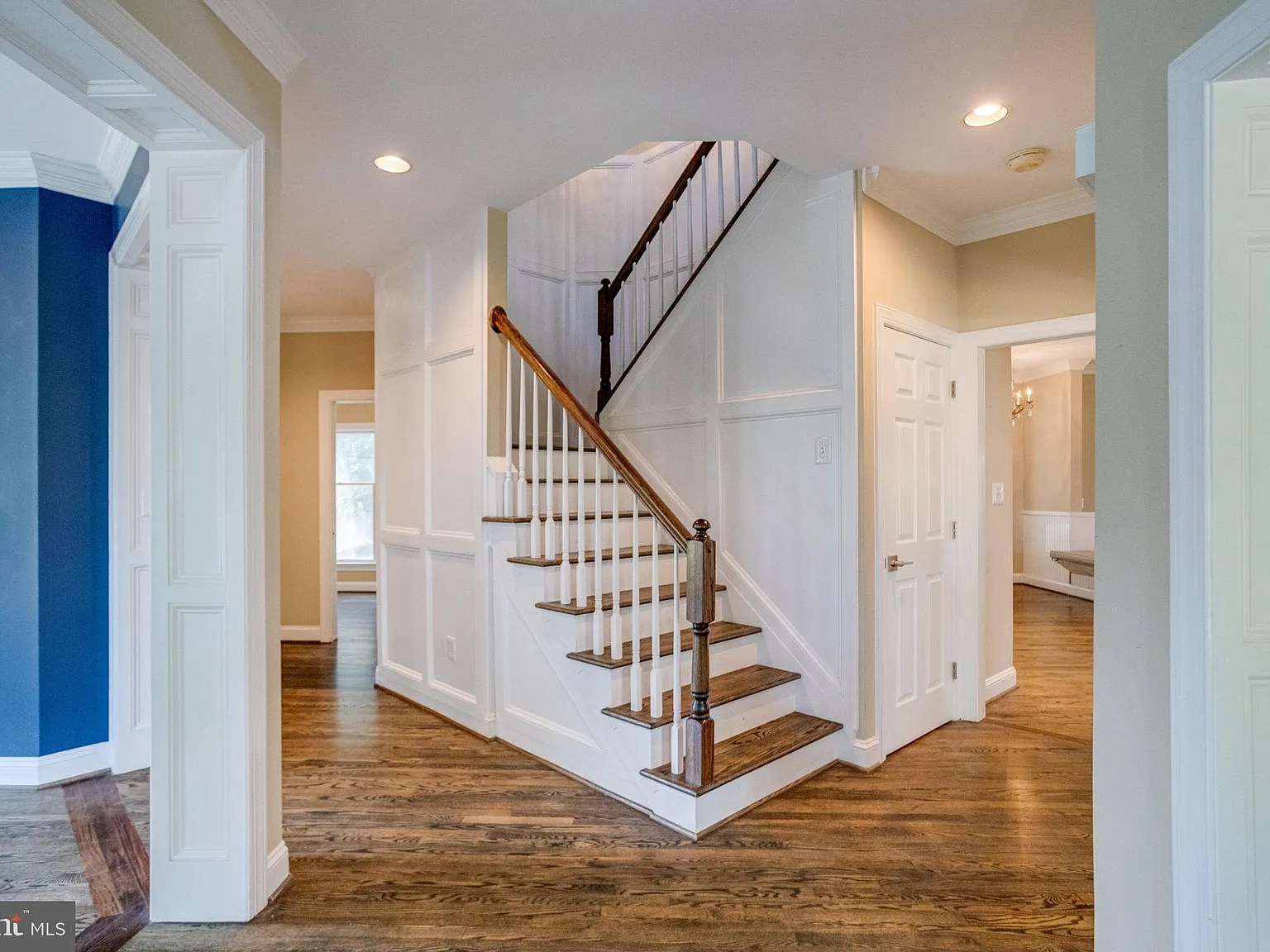 6 bed, 5.0 bath, 4397 sqft, $6,200 — Photo 4