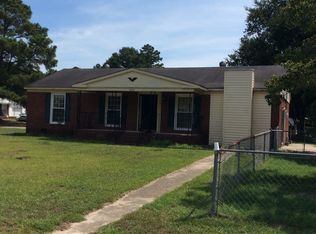 3020 E Brinkley Dr, Spring Lake, NC 28390