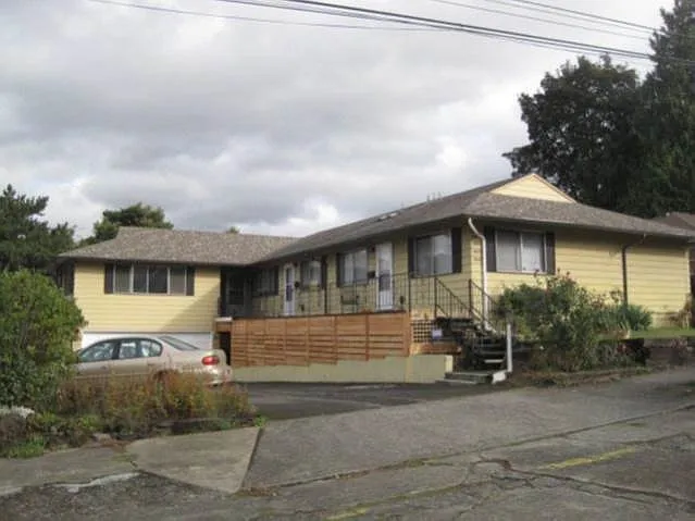 4043 SE Mall St photo 1
