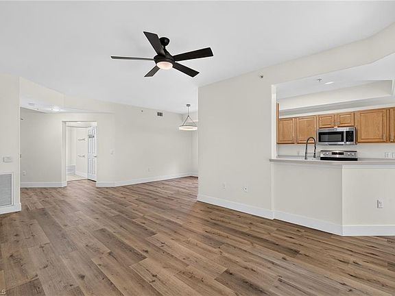 3rd image of 1295 Henley ST #1207